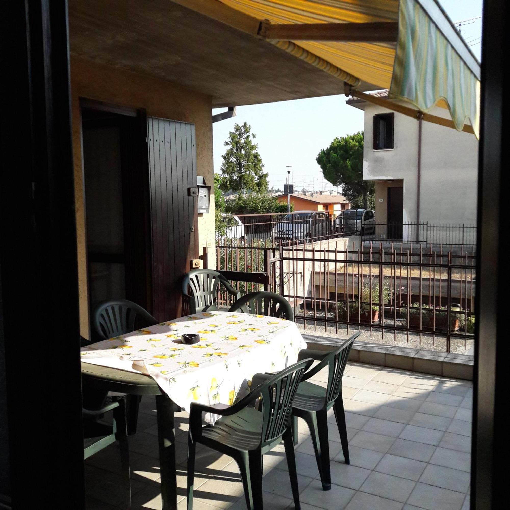 Eve House Gardalake Лонато Екстериор снимка