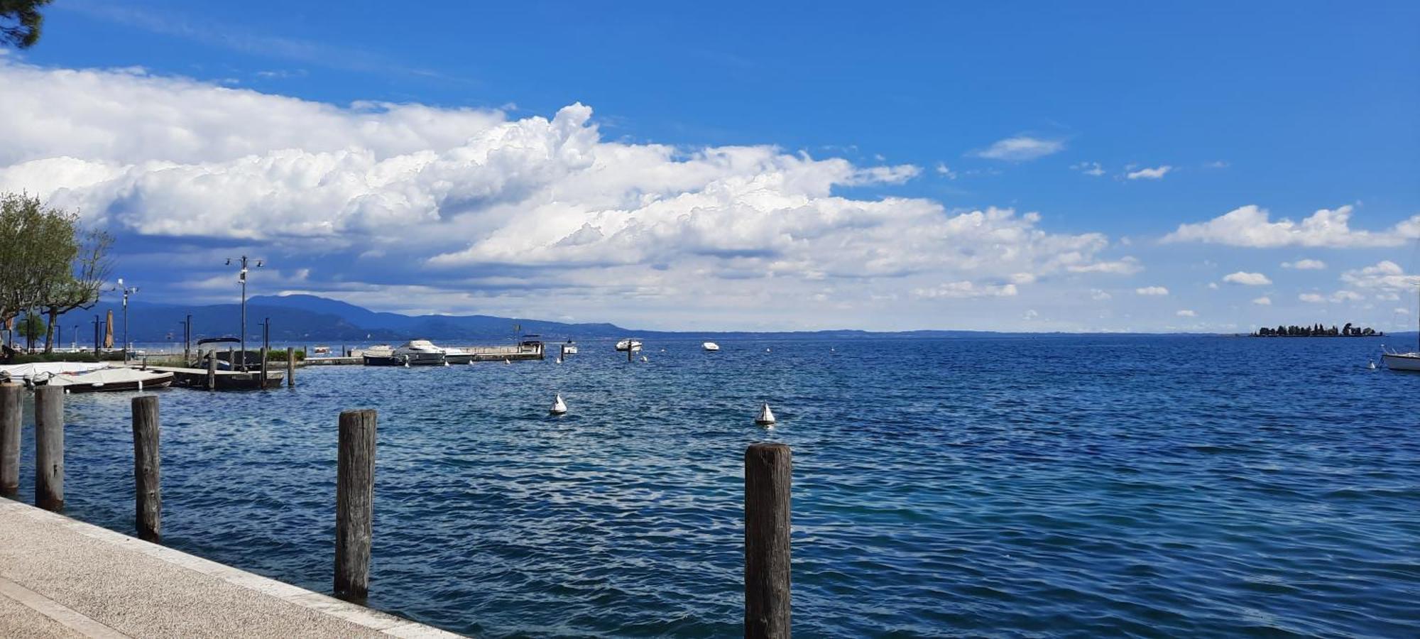 Eve House Gardalake Лонато Екстериор снимка